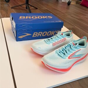 Brooks Women's Hyperion 3 - Light Blue and Coral
